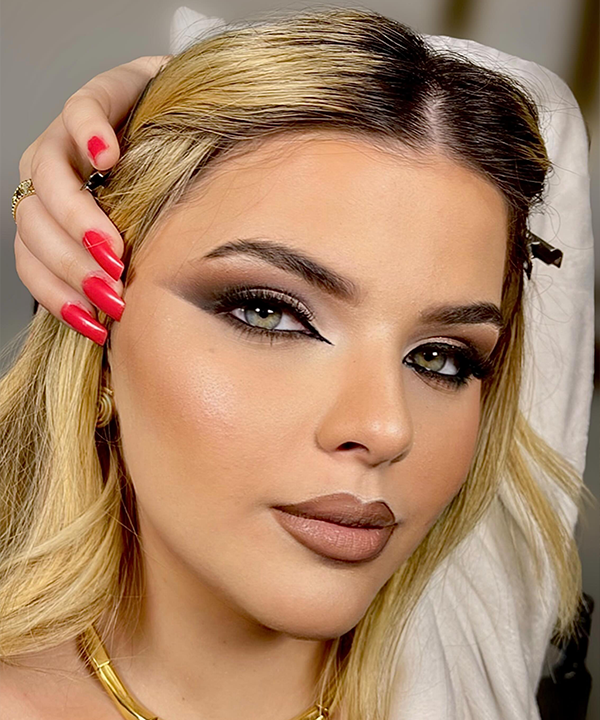 Make esfumado com delineado gráfico